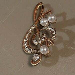 Gold Tone Treble Clef Brooch Pin With Rhinestones and 3 Faux Pearls